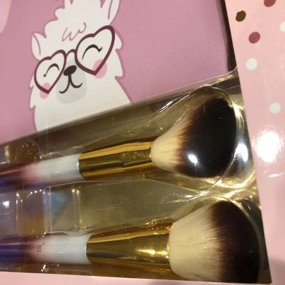 The Crème Shop Makeup Brush & Travel Pouch Set